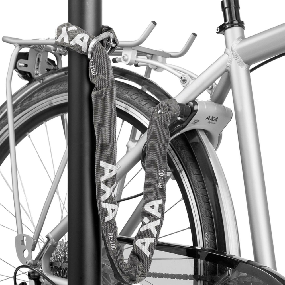 Axa 1.1m Plug-In Chain Chain In Use On Bike 